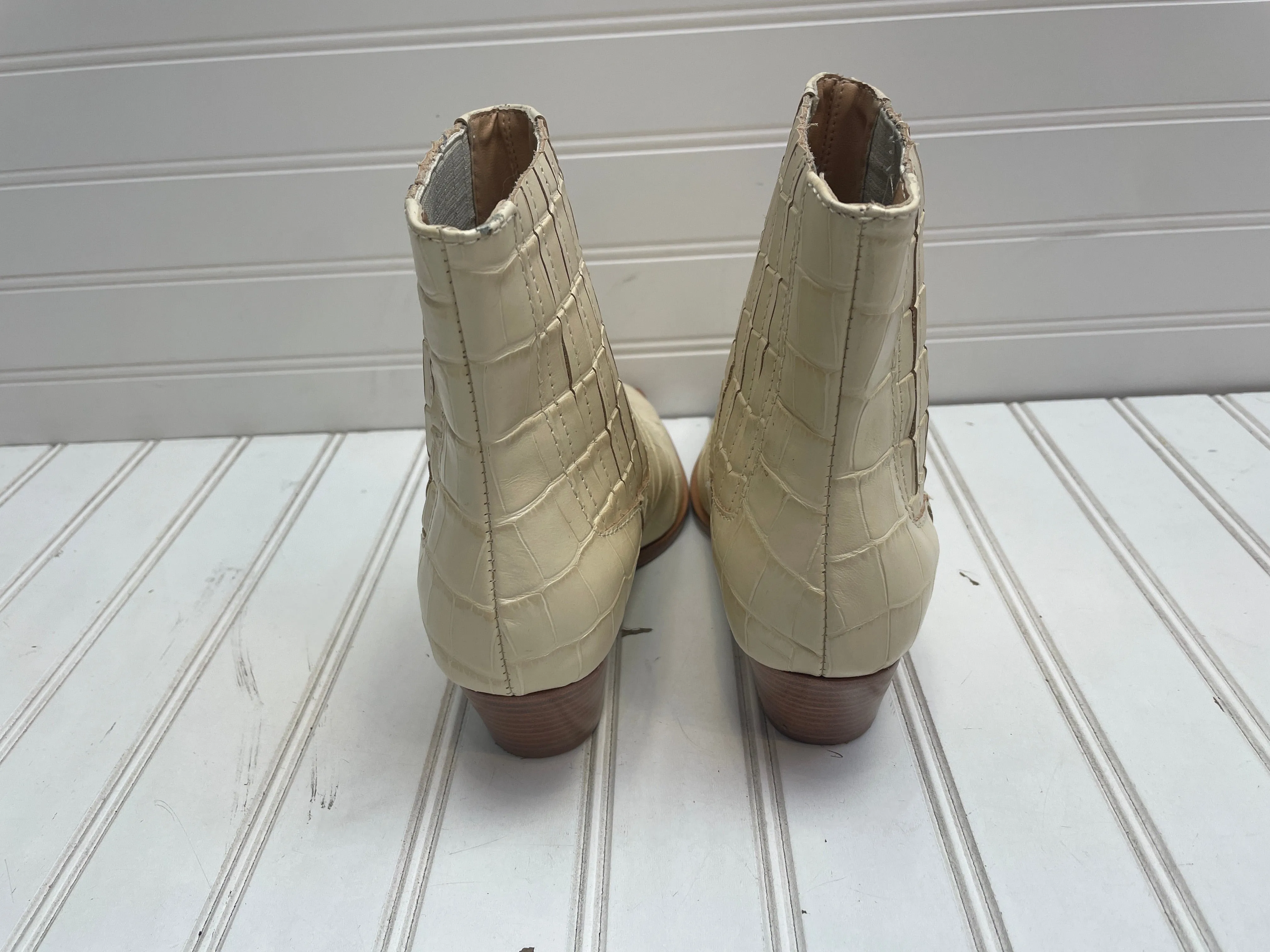 Boots Ankle Heels By Schultz In Cream, Size: 5.5