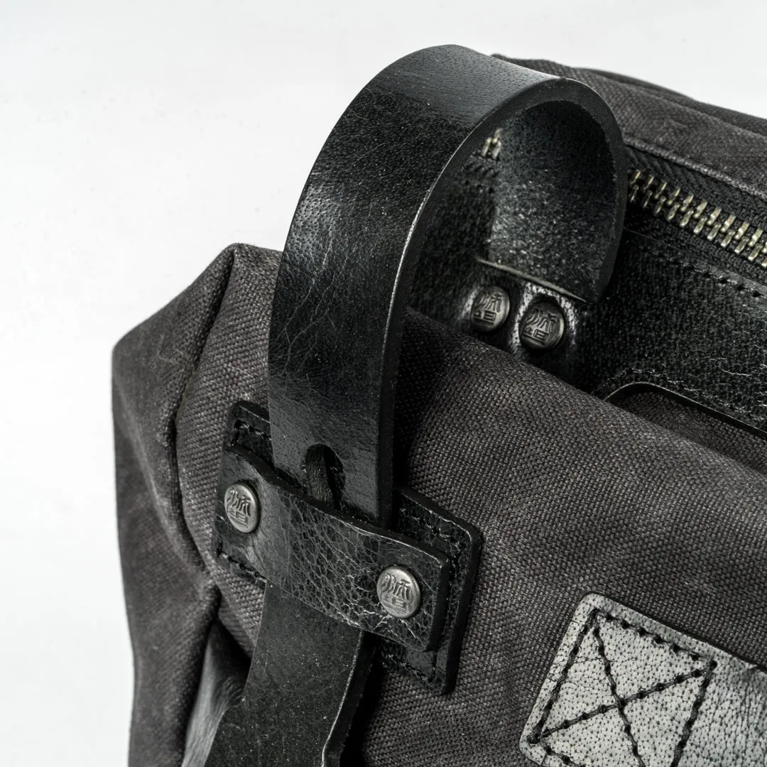 Lightning Rider Leather Sling Bag | 12L